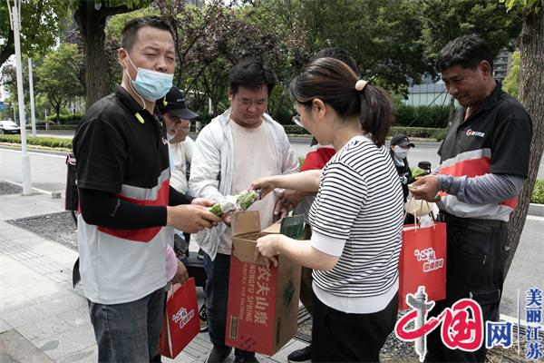 澳门雷锋心水网论坛,澳门雷锋心水网论坛，传承雷锋精神，共筑社区温暖